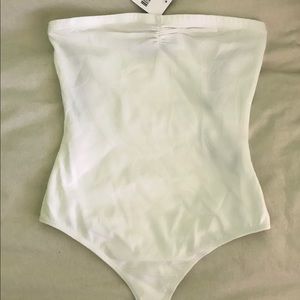 Strapless body suit